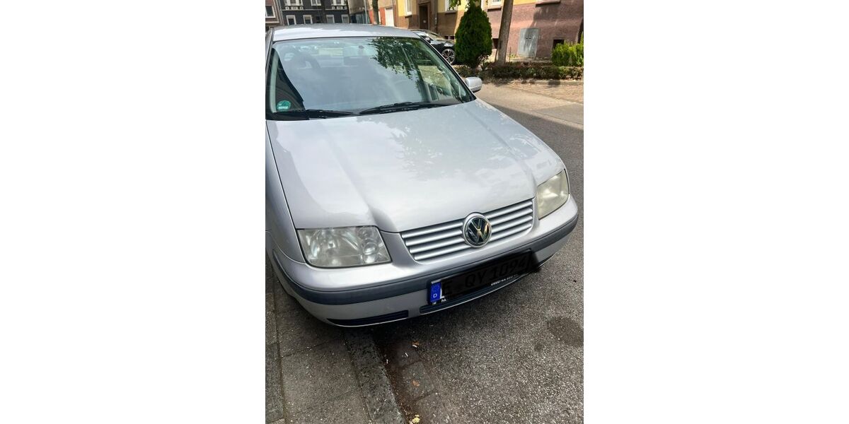 VW Bora 105.000 km 1.050 &euro; Essen 45143