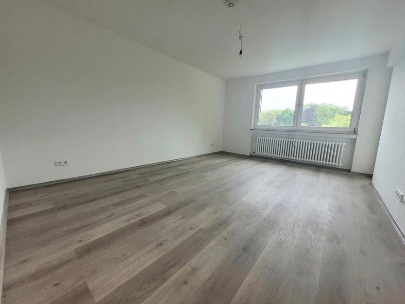 Schöne 2,5-Zimmer-Wohnung mit Balkon! zimmer