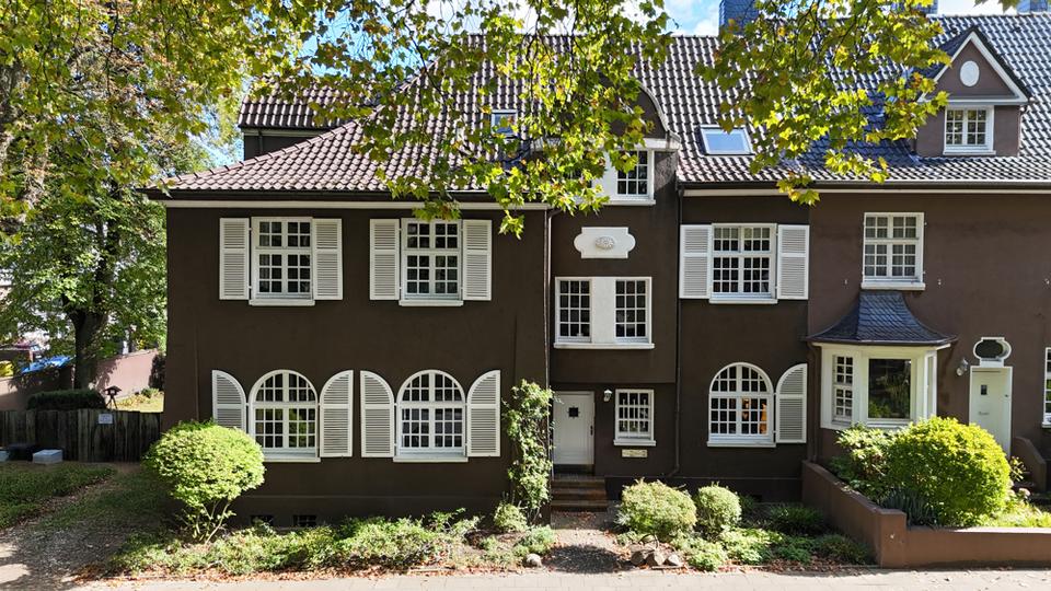 Villa Gelsenkirchen Buer - 12 Zimmer, 310 m&sup2;, 3.200&euro; | Angebot:22985202