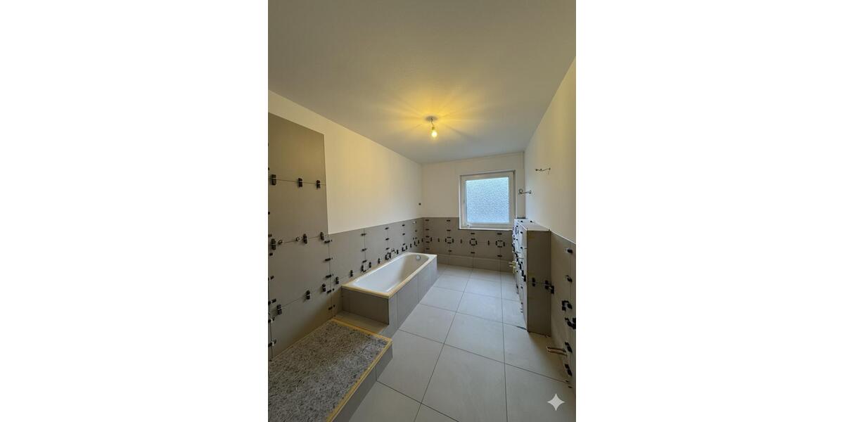 Etagenwohnung Kamp-Lintfort Lintfort - 4 Zimmer, 130 m&sup2;, 1.685&euro; | Angebot:25136922