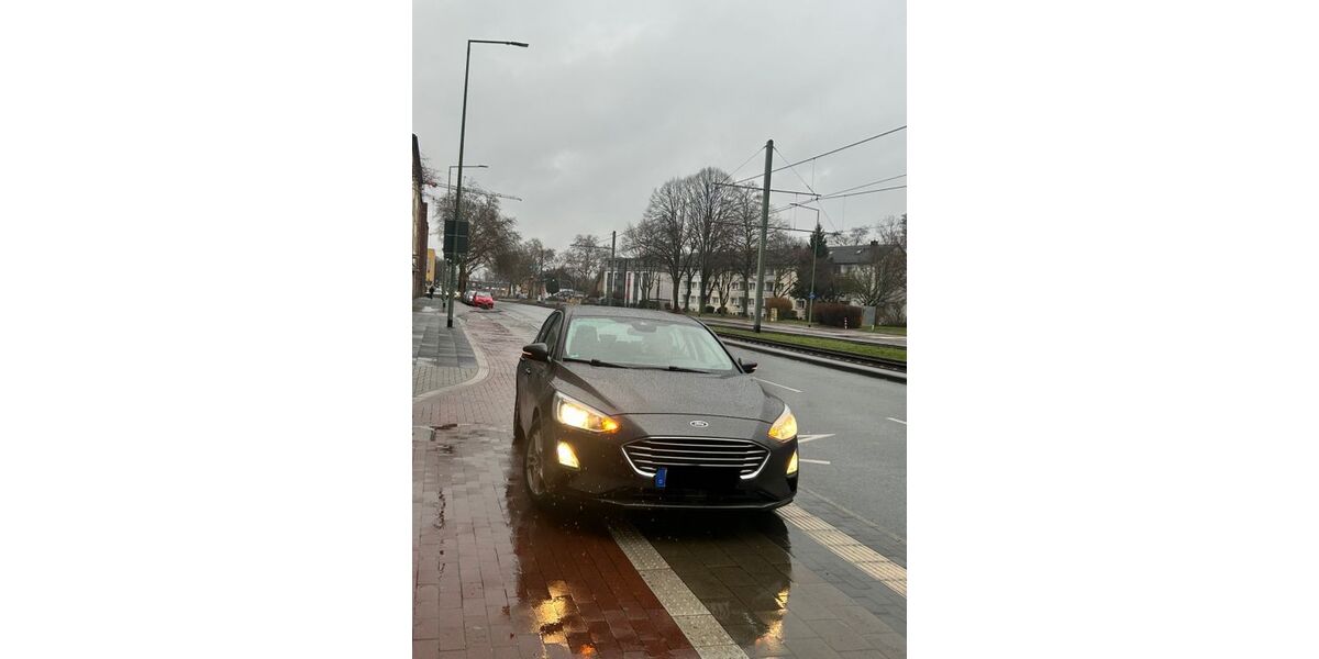 Ford Focus 115.000 km 9.199 &euro; Duisburg 47055
