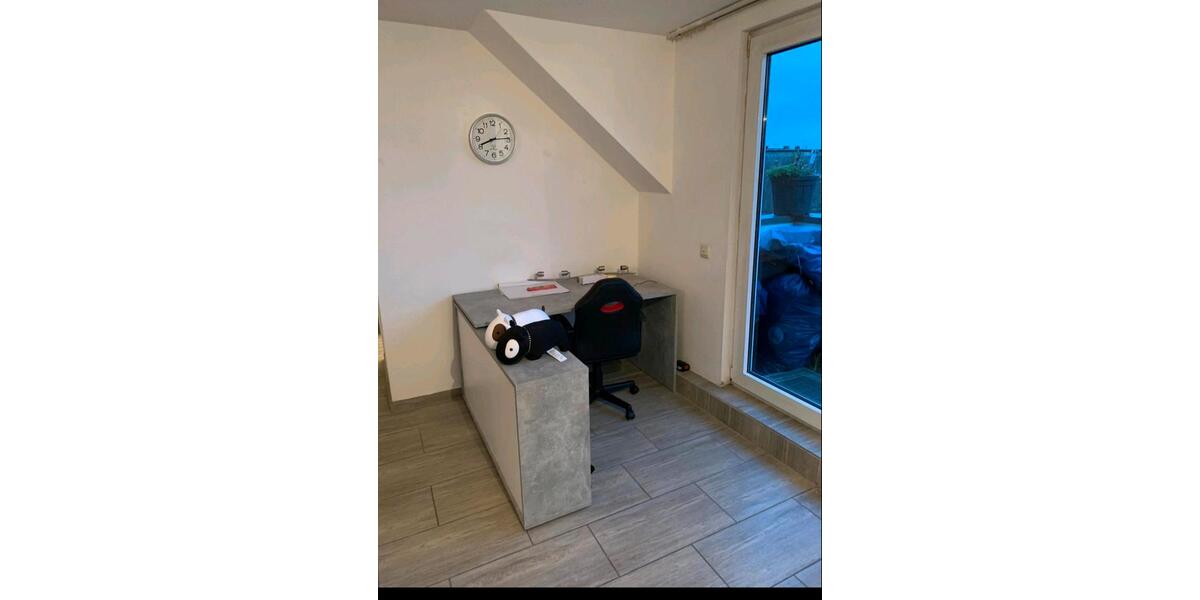 Dachgeschoßwohnung Krefeld Cracau - 3 Zimmer, 70 m&sup2;, 715&euro; | Angebot:26254888