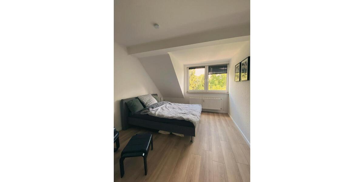 Dachgeschoßwohnung Essen Frillendorf - 3.5 Zimmer, 65 m&sup2;, 169.900&euro; | Angebot:27111012