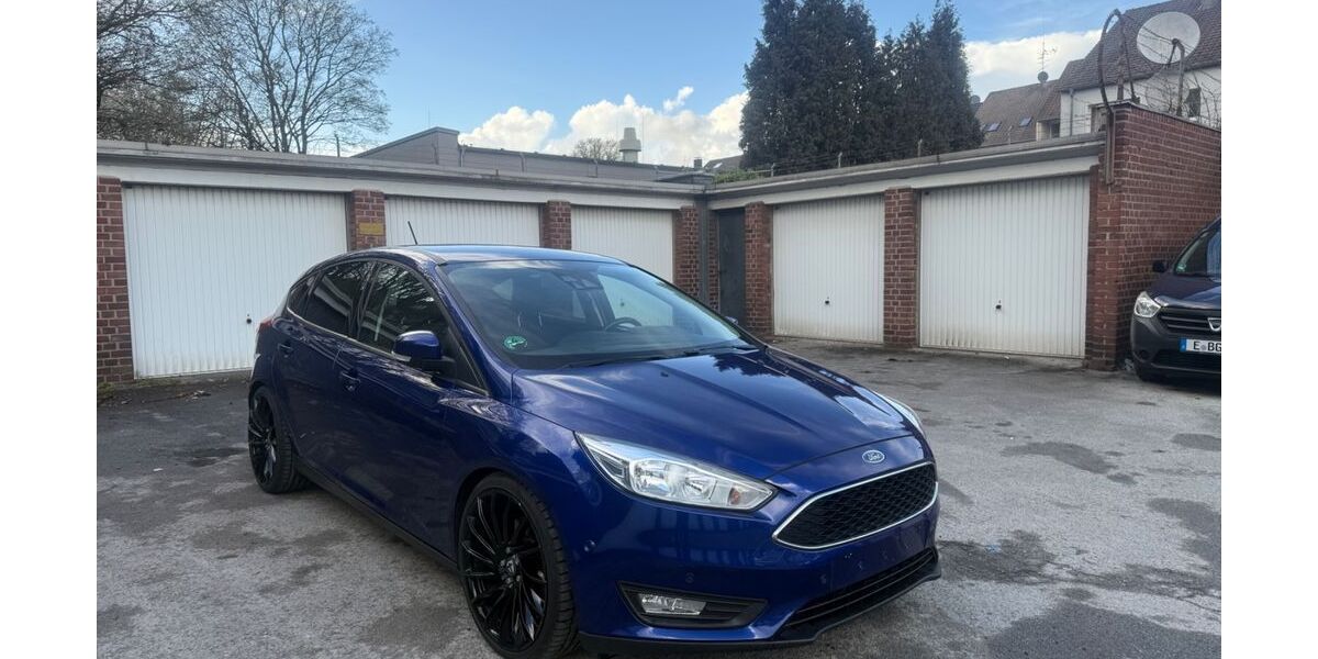 Ford Focus 132.000 km 8.800 &euro; Essen 45143