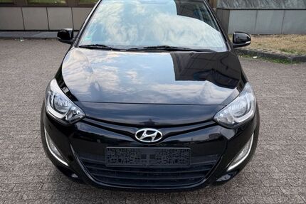 Hyundai i20 148.000 km 5.990 &euro; Duisburg 47058