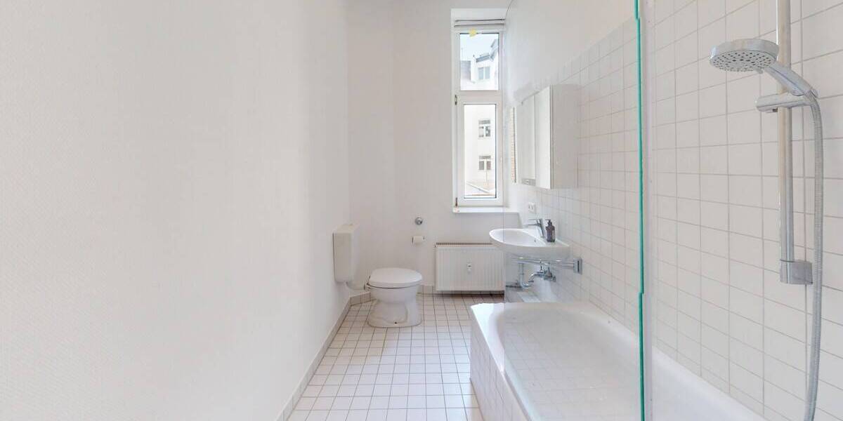 Etagenwohnung Düsseldorf Friedrichstadt - 2 Zimmer, 81 m&sup2;, 1.100&euro; | Angebot:26379723