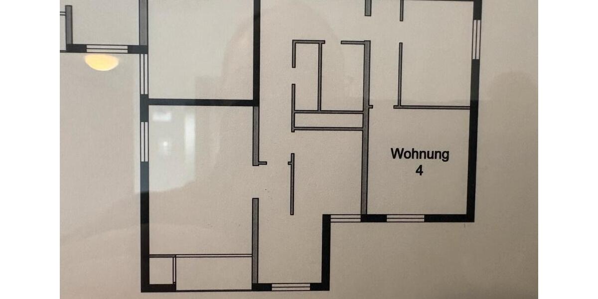 Teilsanierte 93m2 Erdgeschosswohnung mit 3,5 Zimmer 3.5 zimmer