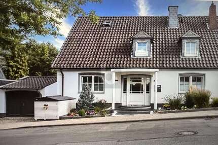 Haus Essen Stadtbezirk II - 7 Zimmer, 240 m&sup2;, 1.100.000&euro; | Angebot:26425914