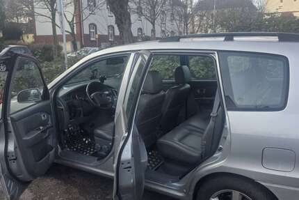 Kia Carens 206.000 km 2.099 &euro; Marxloh (Duisburg) 47169