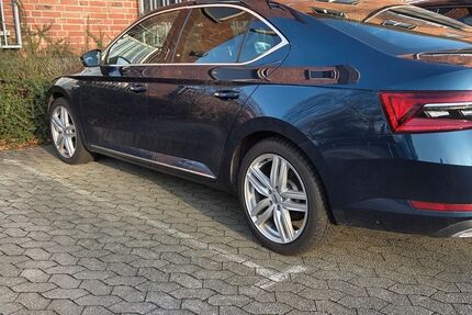 Skoda Superb 127.058 km 24.000 &euro; Ratingen 40882