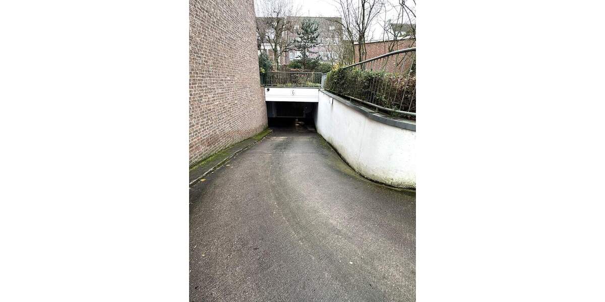 Schönes Apartment mit Terrasse, Garten und Tiefgaragenstellplatz in bester zentrumsnaher Lage 1 zimmer