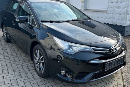 Toyota Avensis 167.000 km 8.990 € Herten 45699