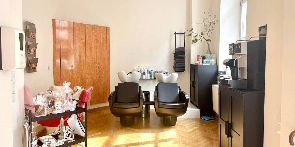 Repräsentatives Wohn- und Geschäftshaus aus der Gründerzeit in Krefeld-Uerdingen 1 zimmer