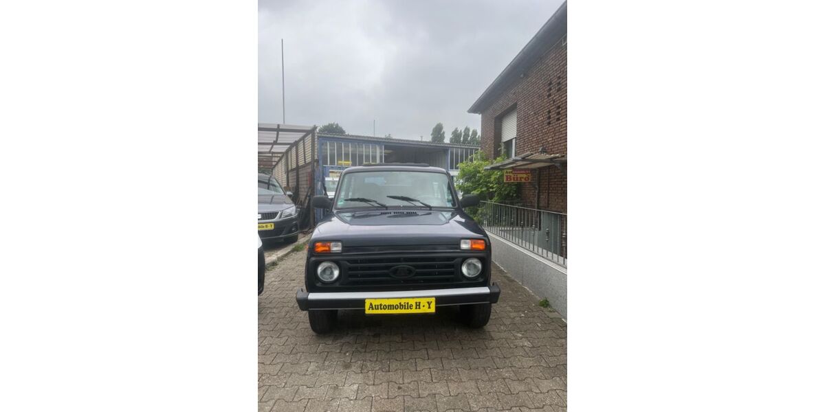 Lada Niva 177.000 km 5.900 &euro; Bottrop 46238