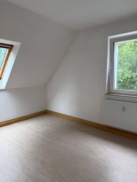 Ein tolles Wohngefühl: praktische 2,5-Zi.-Dachgeschosswohnung zimmer