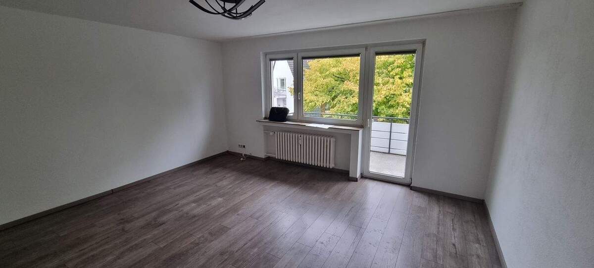 GELEGENHEITI!!! RENOVIERTE + GEMÜTLICHE 3 ZIMMER WOHNUNG mit BALKON in ESSEN - SCHÖNEBECK!!! 3 zimmer