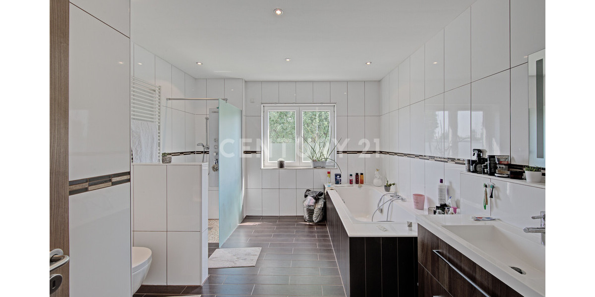 Arbeiten und exklusives Wohnen an einem Ort! 4 zimmer