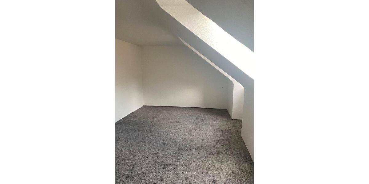 Dachgeschoßwohnung Duisburg Duisburg-Mitte - 2 Zimmer, 65 m&sup2;, 425&euro; | Angebot:26262987