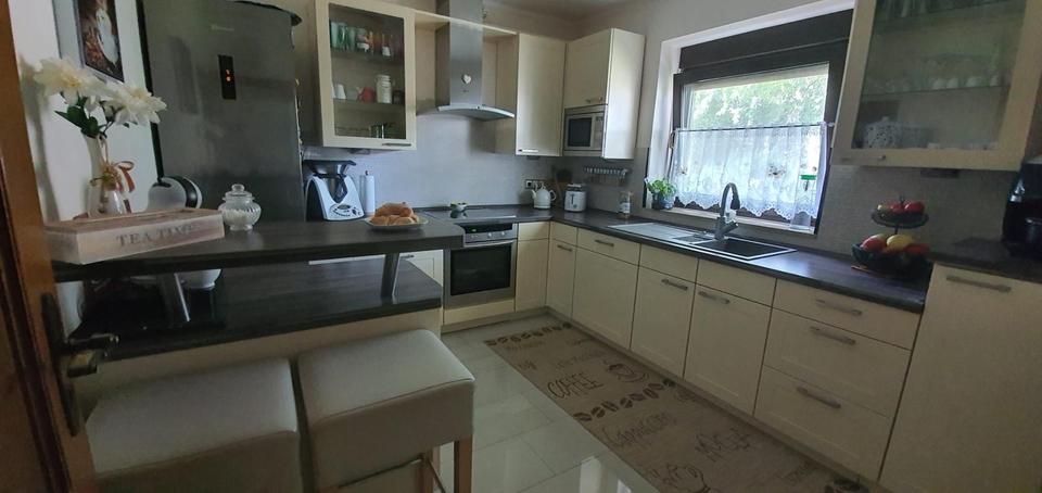 Reihenhaus Duisburg Hochheide - 4 Zimmer, 138 m&sup2;, 395.000&euro; | Angebot:27054474