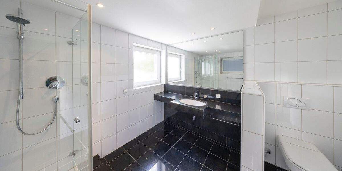 In Top-Wohnlage von Meerbusch-Lank! Lichtdurchflutetes Architektenhaus im Bauhausstil 5 zimmer