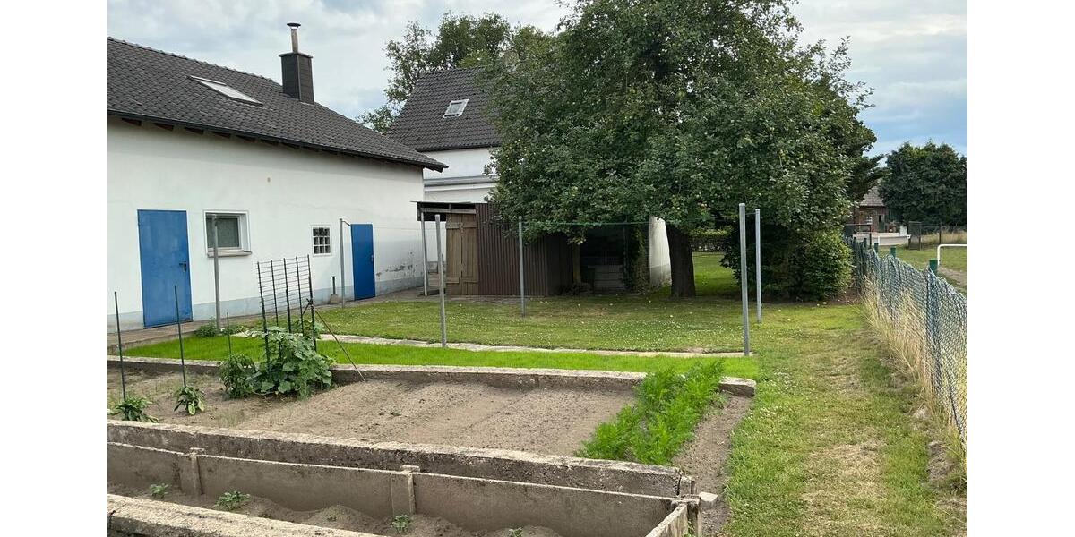 Einfamilienhaus in bester Lage, große Garage mit Eigentumsgrundst 6 zimmer