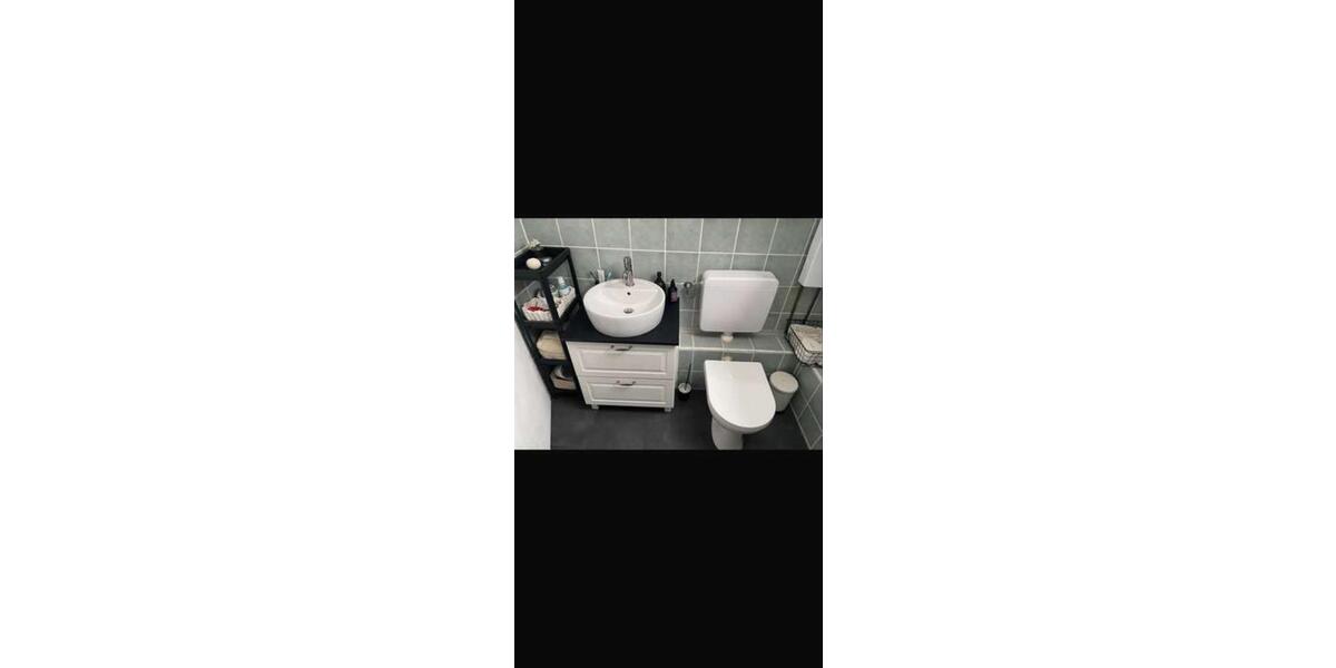 Dachgeschoßwohnung Duisburg Großenbaum - 2.5 Zimmer, 67 m&sup2;, 930&euro; | Angebot:26235851