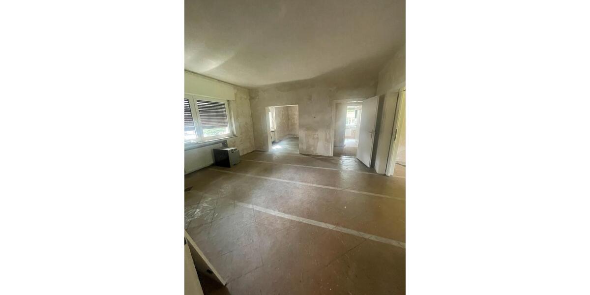 Freistehendes Haus, Tolle Nachbarschaft, großes Grundstück 13 zimmer