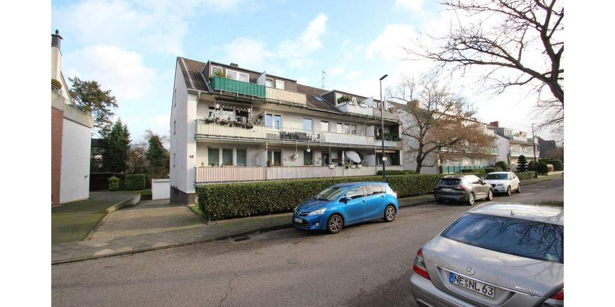 Zentral gelegene 4-Zimmer- Wohnung mit Balkon in Hochparterre 4 zimmer