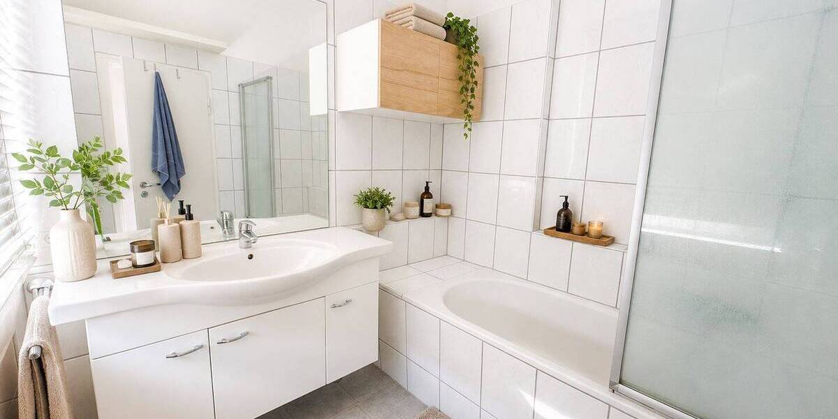 Etagenwohnung Düsseldorf Oberkassel - 2 Zimmer, 75 m&sup2;, 1.600&euro; | Angebot:26852224
