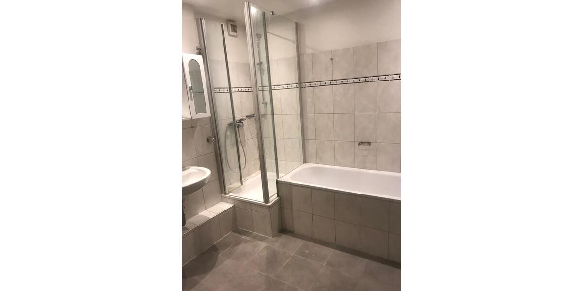 4-Zimmer-Wohnung (100 m²) ab 01.05.2026 zu vermieten 4 zimmer