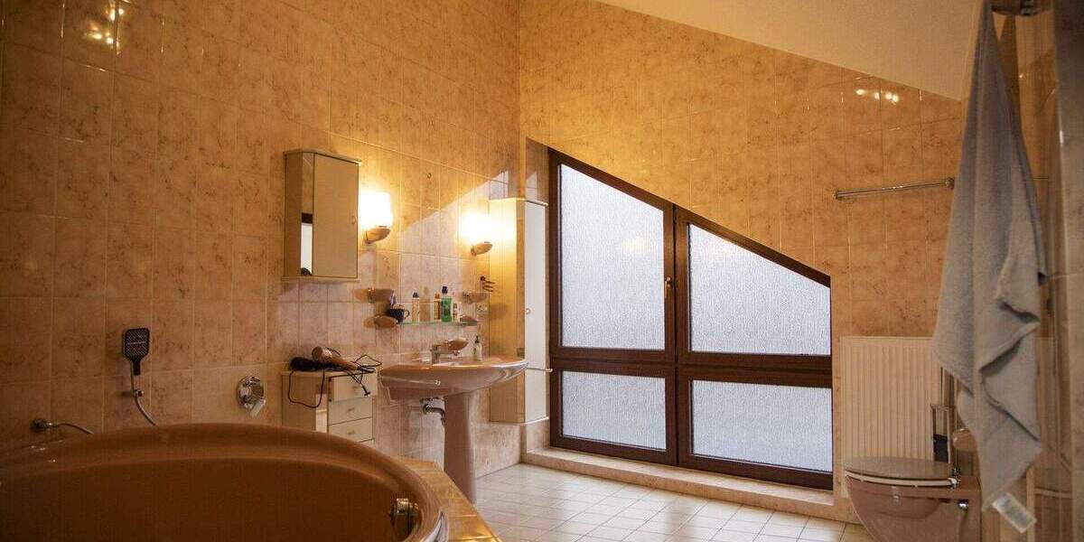 Einfamilienhaus Bochum / Eppendorf Höntrop - 1 Zimmer, 238 m&sup2;, 1.095.000&euro; | Angebot:25668233