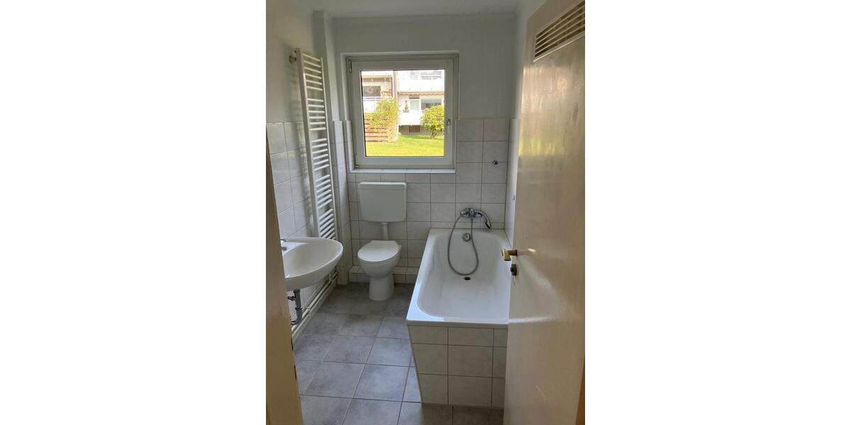 Etagenwohnung Velbert Pöthen - 3 Zimmer, 64 m&sup2;, 490&euro; | Angebot:25220401