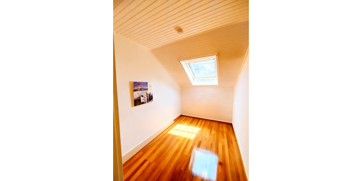 Exclusive 4-Zimmer-Dachgeschosswohnung in Meerbusch 4 zimmer