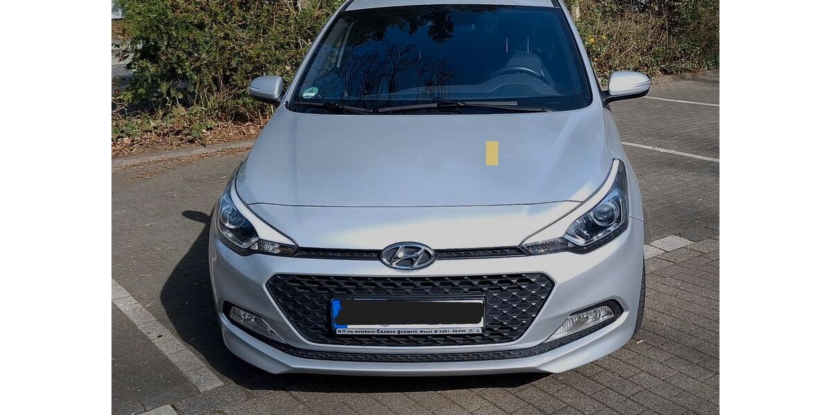 Hyundai i20 48.150 km 10.500 &euro; Oberhausen 46149