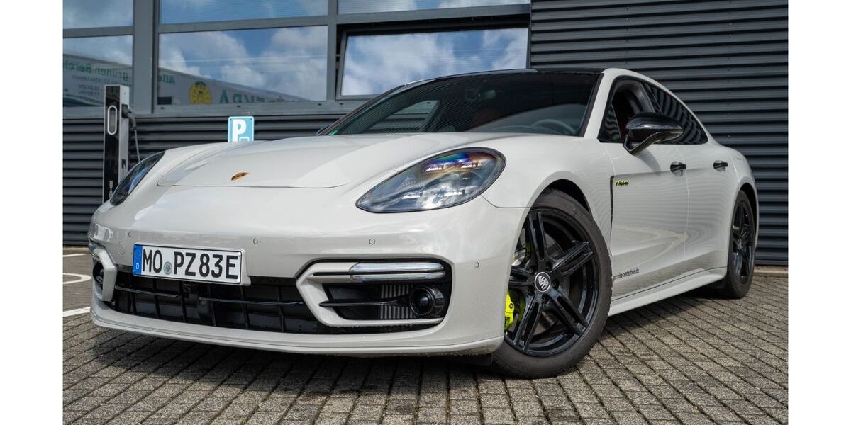 Porsche Panamera 19.999 km 119.900 &euro; Moers 47441
