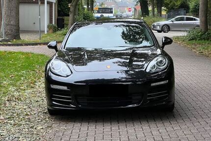 Porsche Panamera 56.480 km 43.900 € Oberhausen 45046