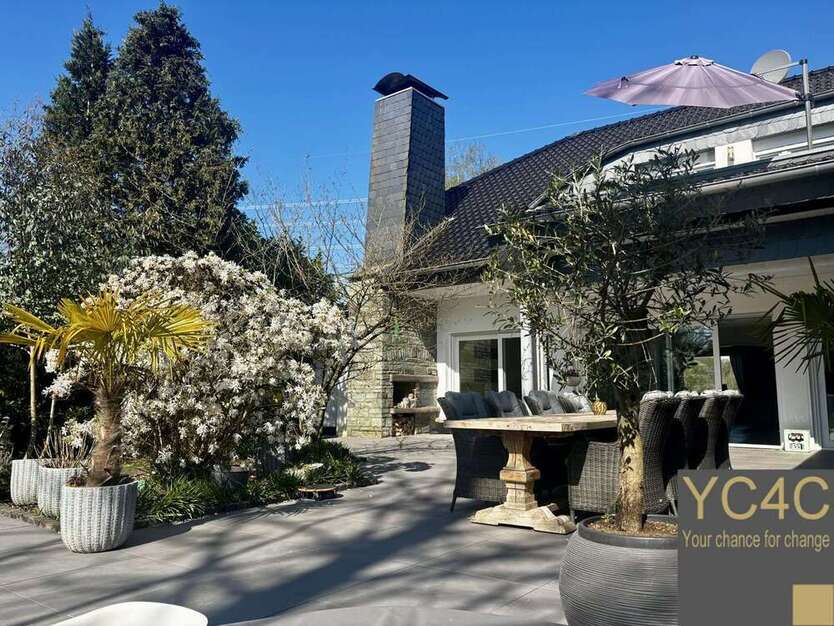Haus zum Kaufen in Krefeld 2.389.900 € 404 m²