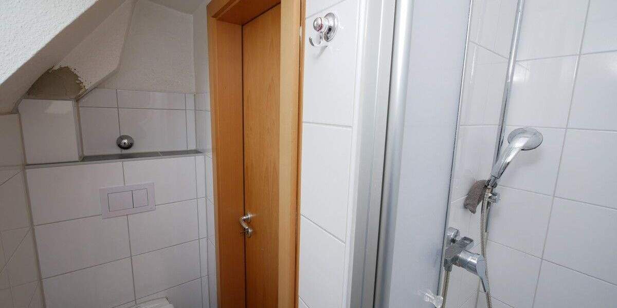 Sehr gepflegte und gemütliche 2,5-Raum-Dachgeschosswohnung in zentraler Lage von Buer-Mitte 2 zimmer