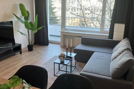 Ansprechende (möblierte) Wohnung im Medienhafen (zwei Garagen) 4 zimmer