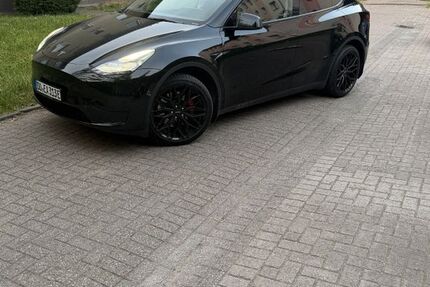 Tesla Model Y 67.000 km 33.000 &euro; Duisburg 47166