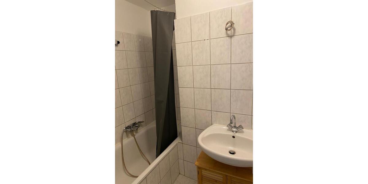 Dachgeschoßwohnung Düsseldorf Oberbilk - 2 Zimmer, 48 m&sup2;, 670&euro; | Angebot:25590275