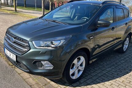 Ford Kuga 113.200 km 17.300 &euro; Duisburg 47228