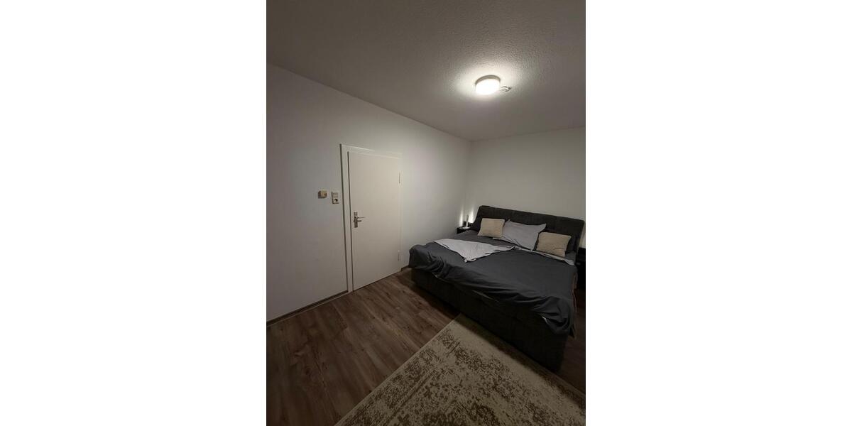 Etagenwohnung Düsseldorf Oberbilk - 3 Zimmer, 94 m&sup2;, 1.278&euro; | Angebot:26385455