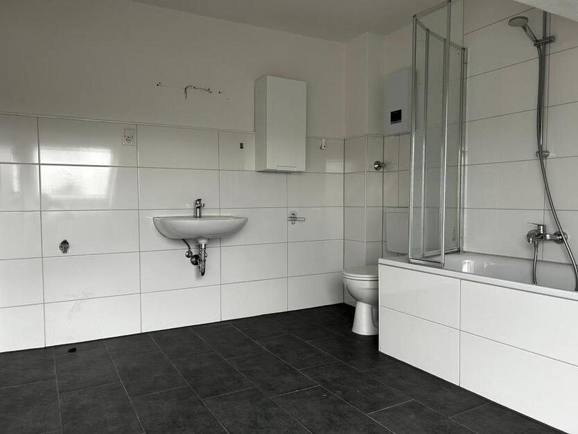 Frisch Sanierte 3-Zimmer Wohnung ab sofort verfügbar zimmer