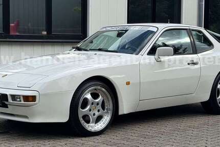 Porsche 944