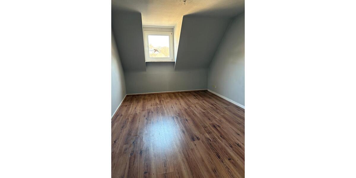 Dachgeschoßwohnung Essen Stadtbezirk II - 2 Zimmer, 45 m&sup2;, 530&euro; | Angebot:26278514