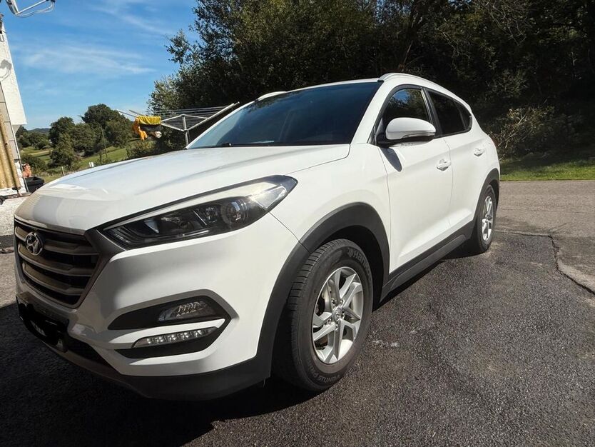 Hyundai TUCSON 132.500 km 15.200 € Hattingen 45527