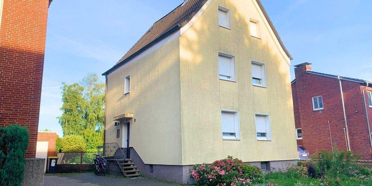 Für Selbstnutzer oder Kapitalanleger! Dreiparteienhaus in ruhiger Lage von Recklinghausen-Grullbad! - Mehrfamilienhaus, Wohnhaus Recklinghausen Süd | Angebot:25536525