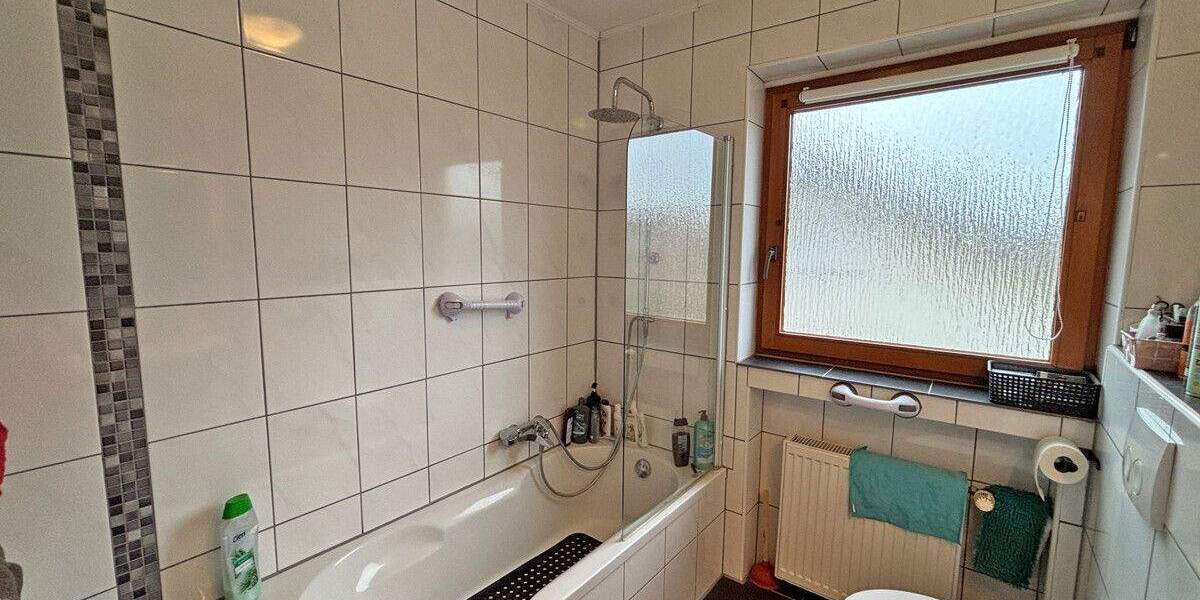 Mehrfamilienhaus, Wohnhaus Voerde Spellen - 6 Zimmer, 165 m&sup2;, 395.000&euro; | Angebot:25278709