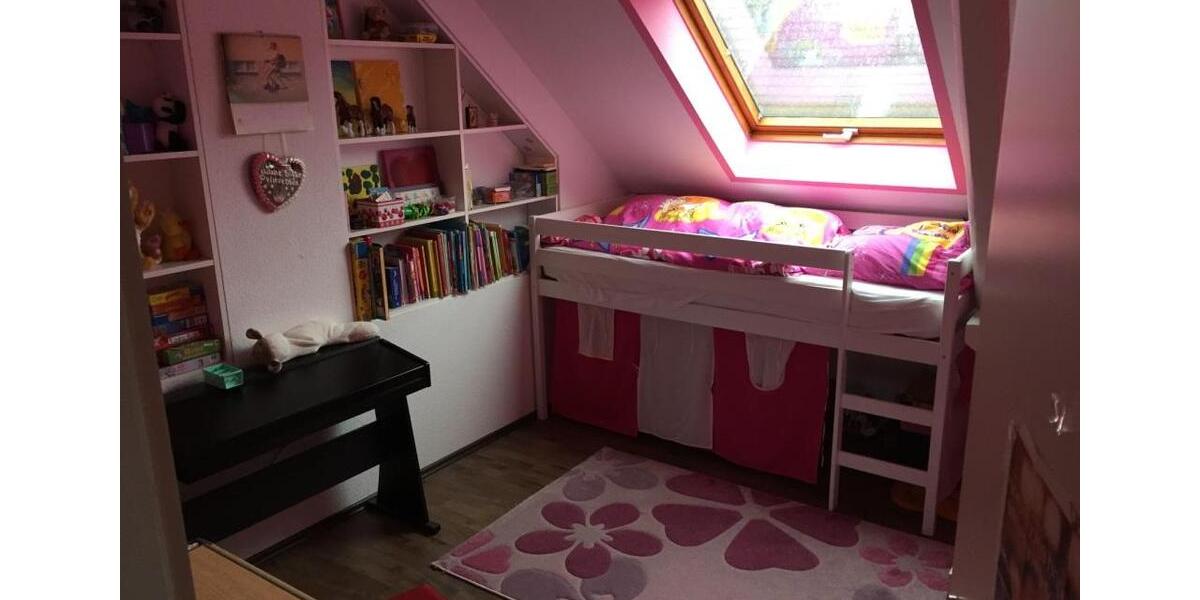 Dachgeschoßwohnung Tönisvorst - 4 Zimmer, 80 m&sup2;, 720&euro; | Angebot:26126042